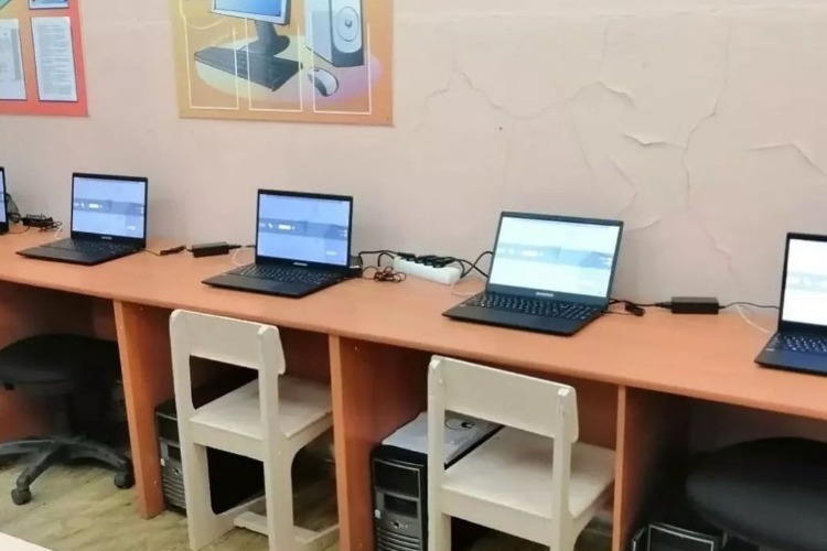 Вольские школы пополнились новыми компьютерами